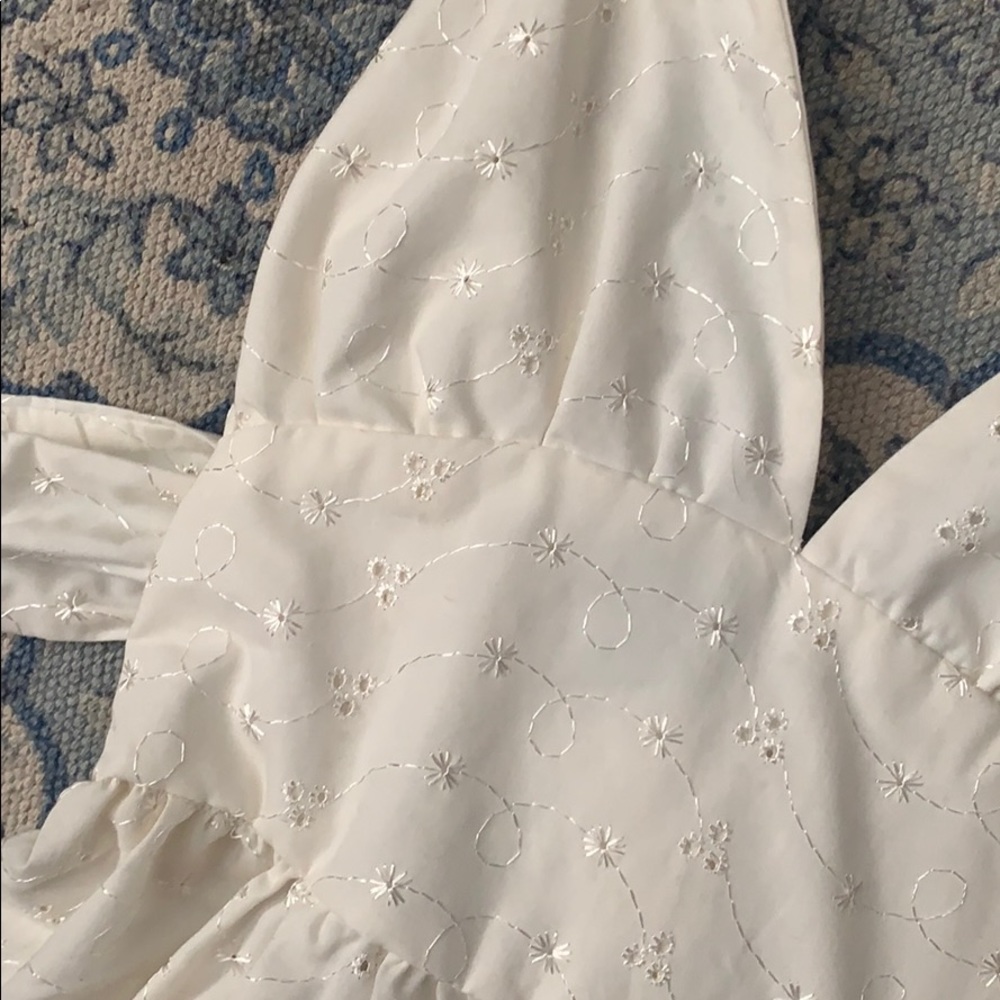 Cute White mini dress 🥥SUMMER SALE🥥 - Picture 4 of 6